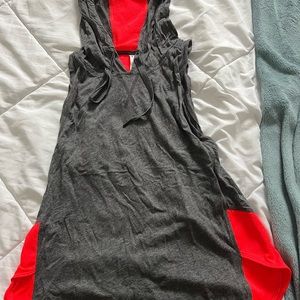Under armour women’s mesh muscle tank with hood size XS
